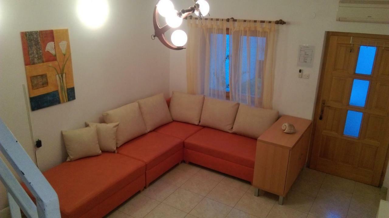 Apartman Restovic Bol Exterior photo